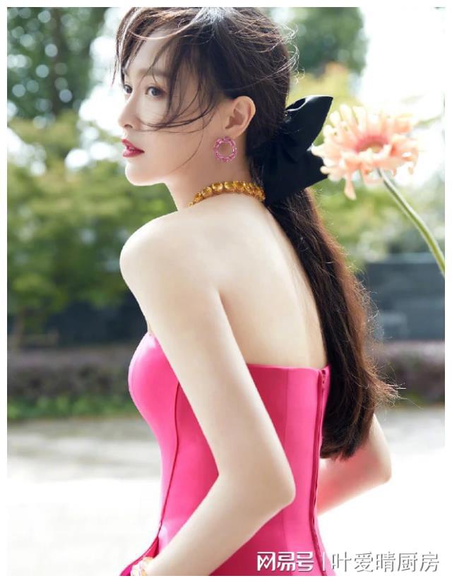 0位明星妻子哪位明星的老婆最漂亮j9九游会登录娱乐圈颜值最高的1(图9)