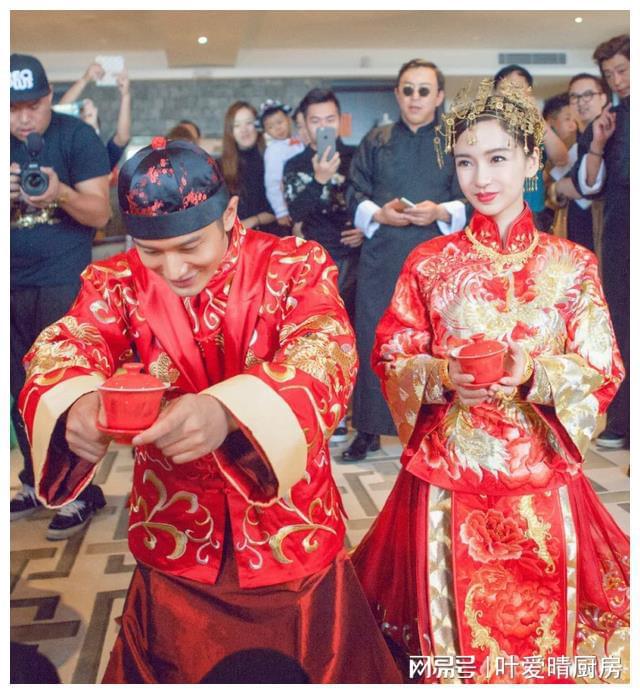 0位明星妻子哪位明星的老婆最漂亮j9九游会登录娱乐圈颜值最高的1(图10)